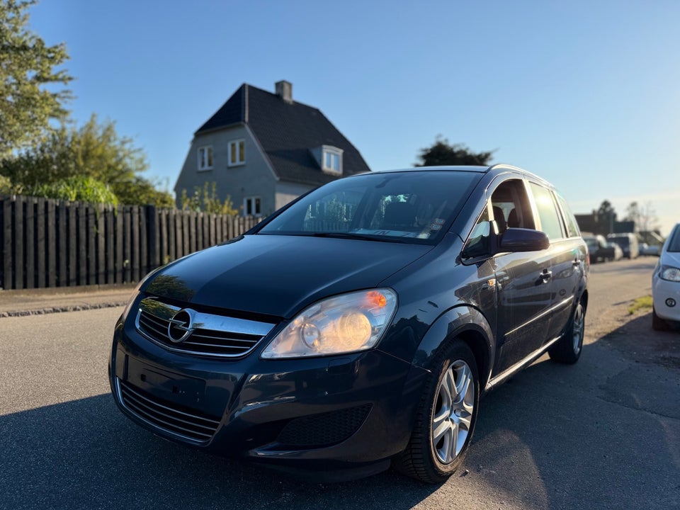 Opel Zafira 1,8 16V Enjoy 5d