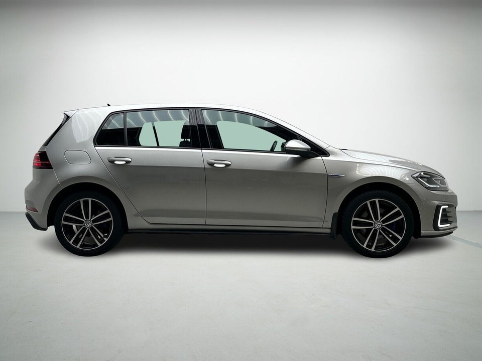 VW Golf VII 1,4 GTE DSG 5d