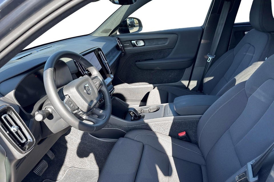 Volvo EX40 Standard Range Plus 5d