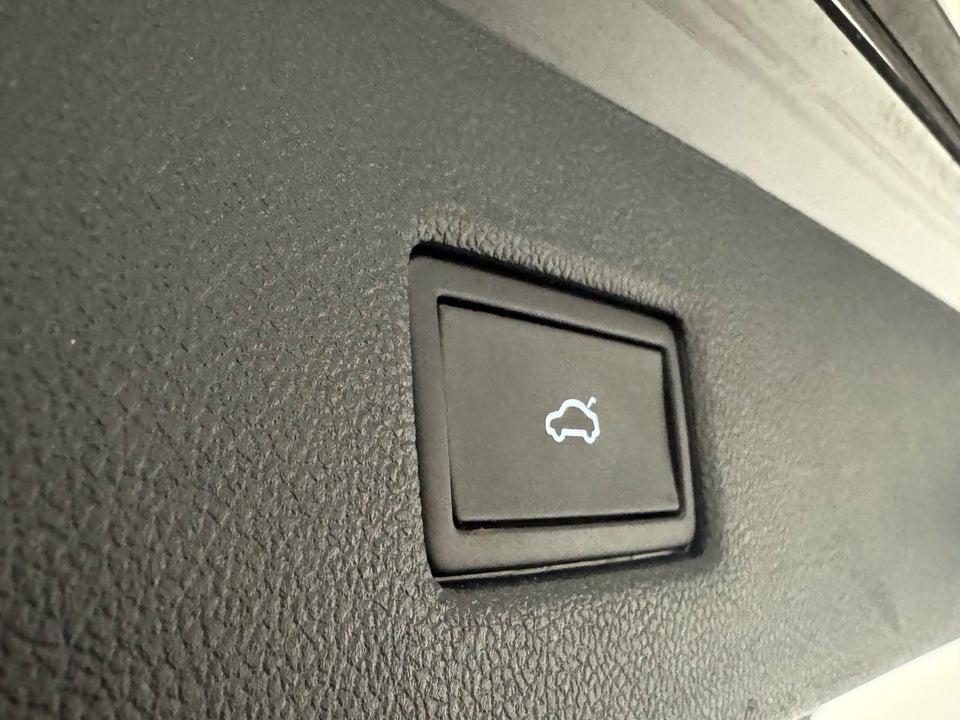 Ford Explorer 82 Premium Extended Range 5d