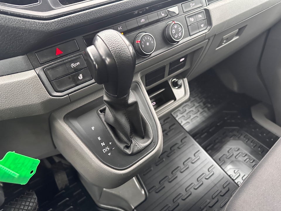 VW Crafter 35 2,0 TDi 177 Kassevogn L3H2 aut.
