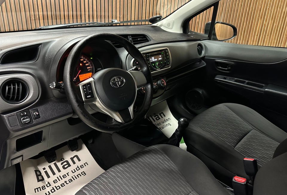 Toyota Yaris 1,0 VVT-i T1 5d