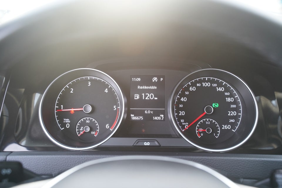 VW Golf VII 1,6 TDi 115 IQ.Drive DSG 5d