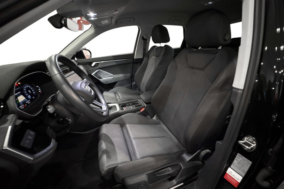 Audi Q3 45 TFSi e Attitude plus S-tr. 5d