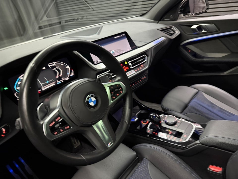 BMW M135i 2,0 Connected xDrive aut. 5d