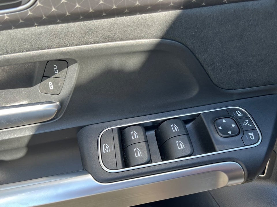 Mercedes EQB300 AMG Line 4Matic 5d