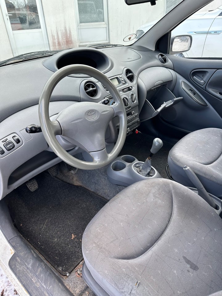 Toyota Yaris 1,0 Luna 3d