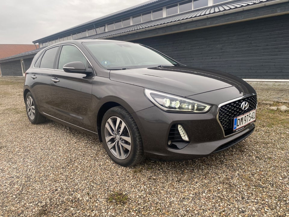 Hyundai i30 1,6 CRDi 110 Premium 5d