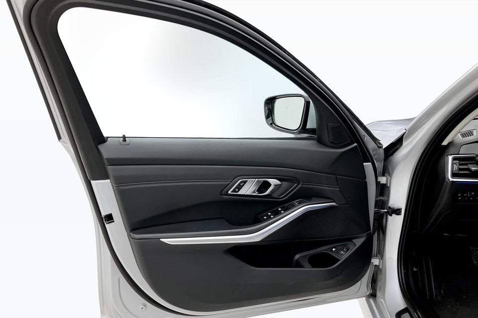 BMW 330e 2,0 Touring Sport Line aut. 5d