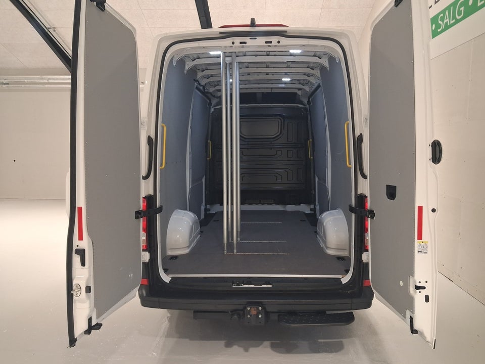 VW Crafter 35 2,0 TDi 177 Kassevogn L3H3 aut.