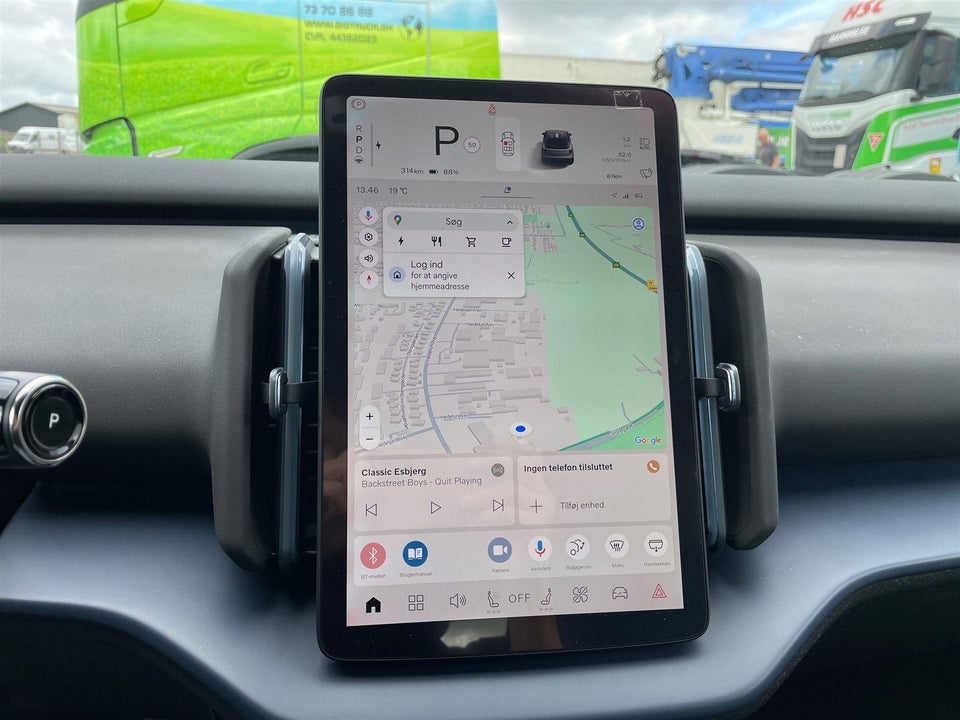 Volvo EX30 Extended Range Plus 5d