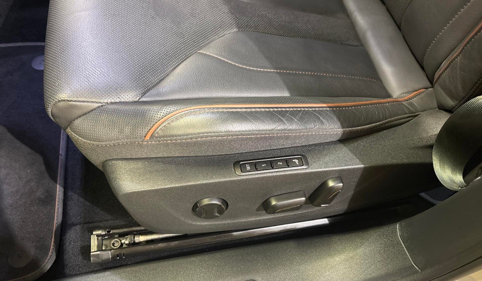 Skoda Enyaq 60 iV Suite 5d