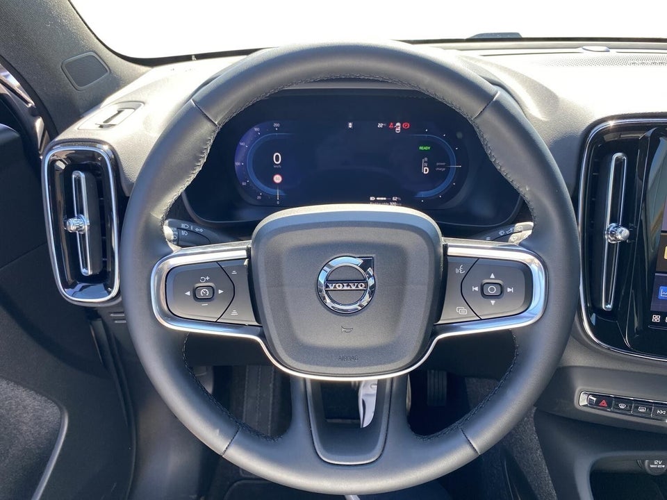 Volvo EX40 Extended Range Plus 5d
