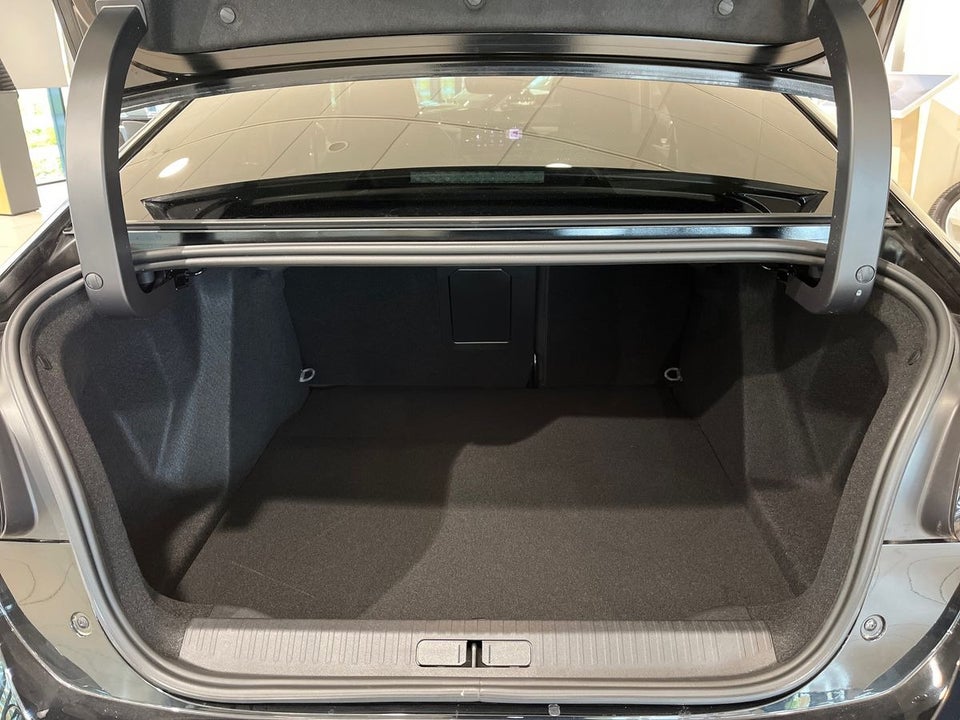 Citroën ë-C4 X 50 Shine 4d