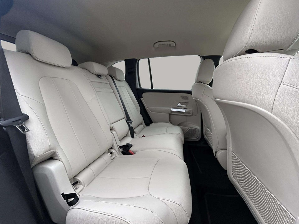 Mercedes EQB300 Progressive 4Matic 5d