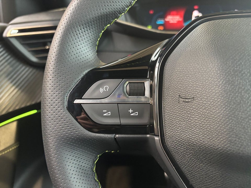 Peugeot e-2008 50 GT 5d