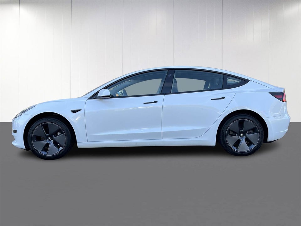 Tesla Model 3 Long Range AWD 4d