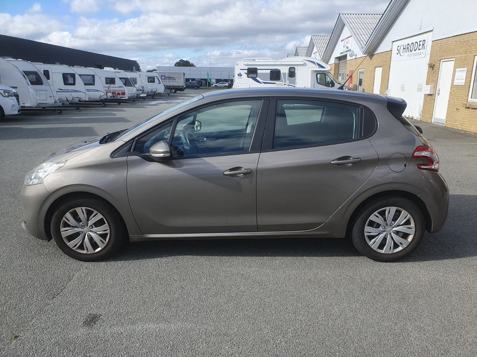 Peugeot 208 1,6 e-HDi 92 Active 5d