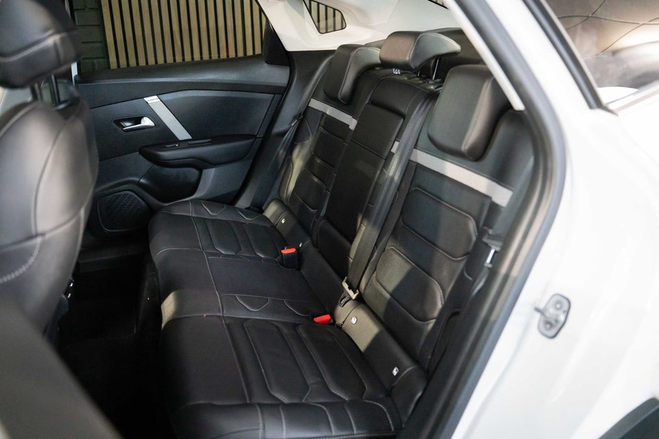 Citroën ë-C4 X 50 Shine 4d