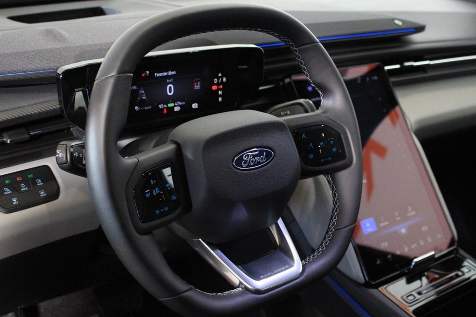 Ford Explorer 82 Premium Extended Range 5d