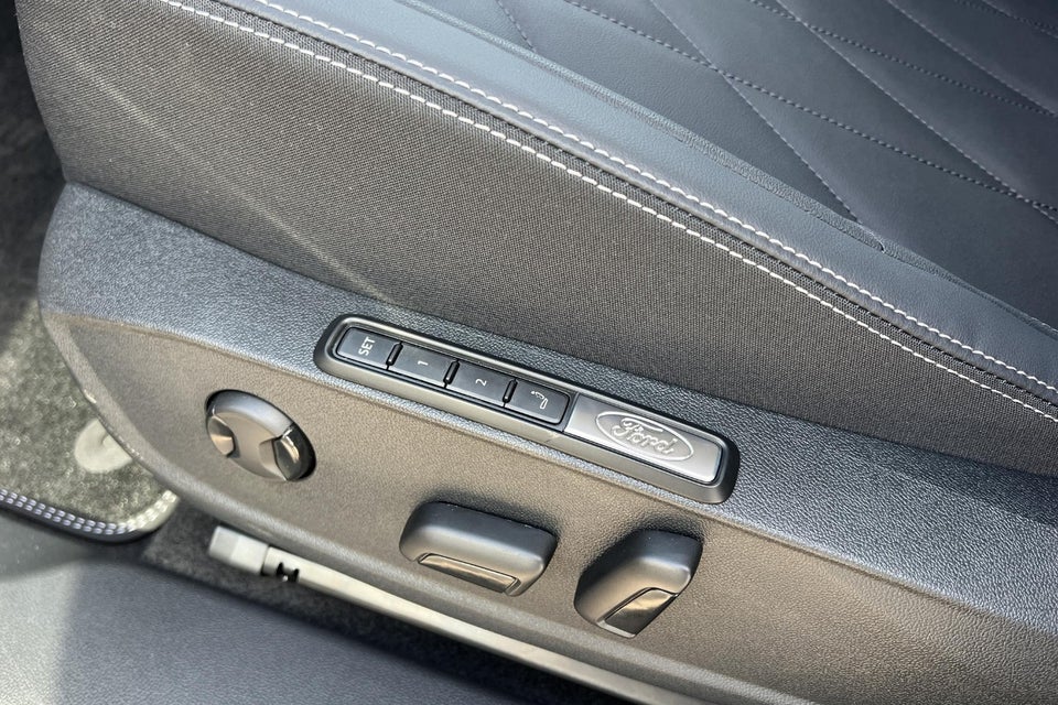 Ford Explorer 77 Premium Extended Range 5d