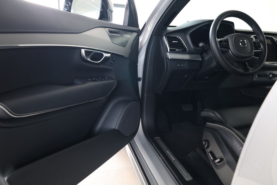 Volvo XC90 2,0 T8 ReCharge Ultimate Dark aut. AWD 7prs 5d