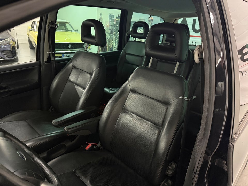 Ford Galaxy 2,8 204 Ghia 5d