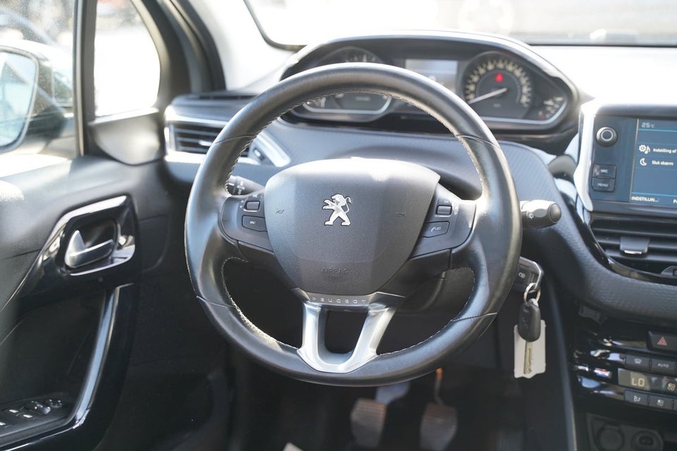 Peugeot 208 1,5 BlueHDi 100 Allure Sky 5d