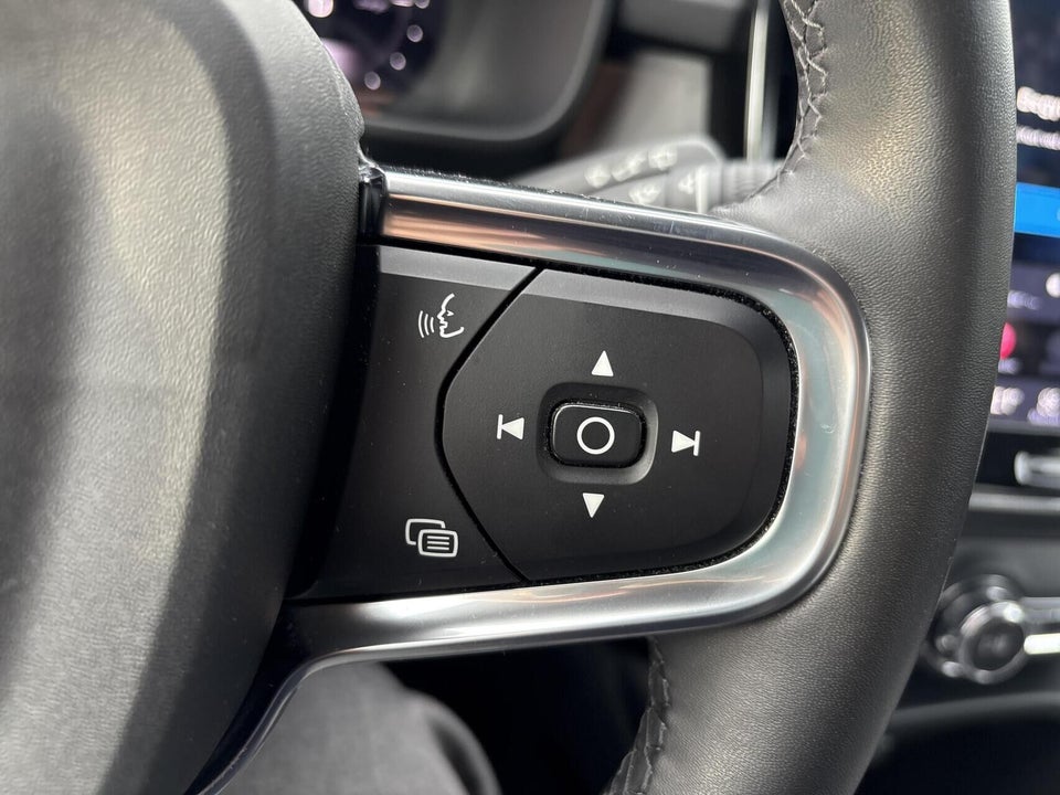 Volvo XC40 P6 ReCharge Core 5d