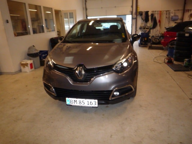 Renault Captur 0,9 TCe 90 Expression Navi Style 5d