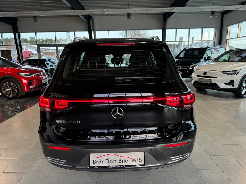 Mercedes EQB250+ Progressive 5d