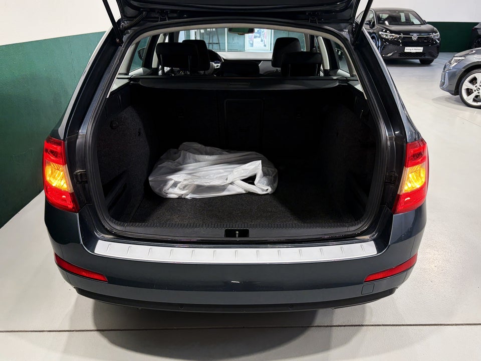 Skoda Octavia 1,6 TDi 105 Active Combi 5d