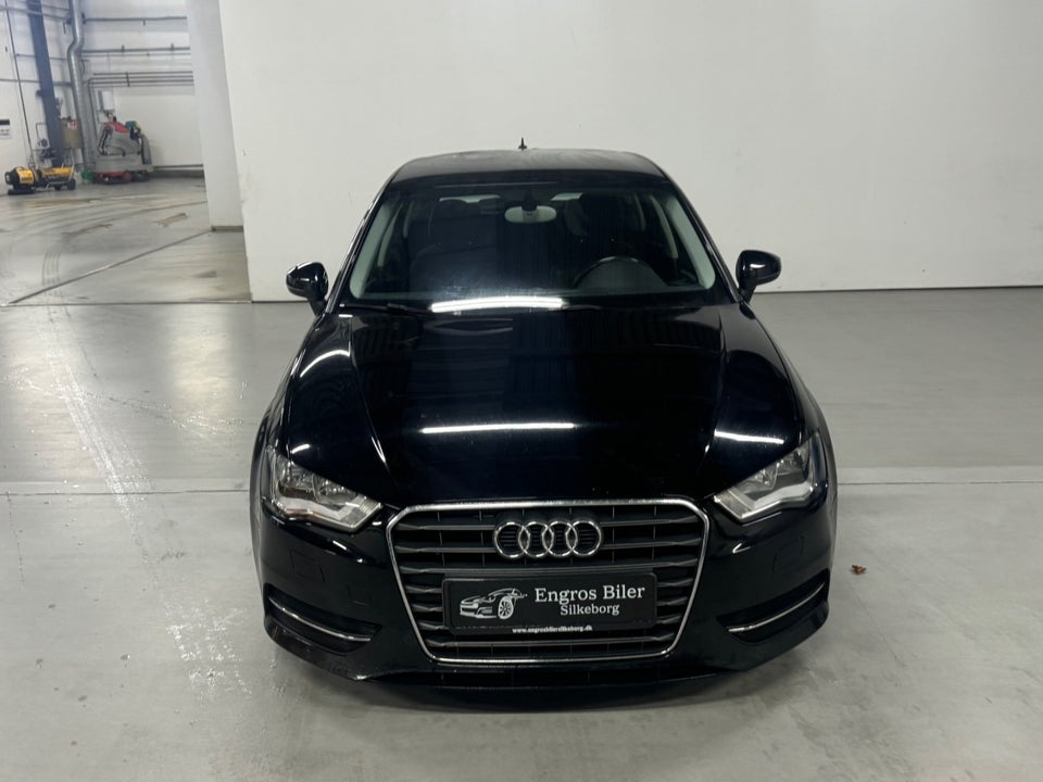 Audi A3 2,0 TDi 150 Attraction Sportback 5d