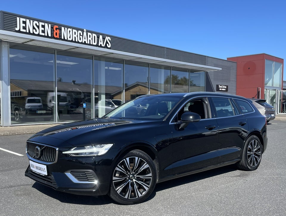 Volvo V60 2,0 T6 ReCharge Core aut. AWD 5d