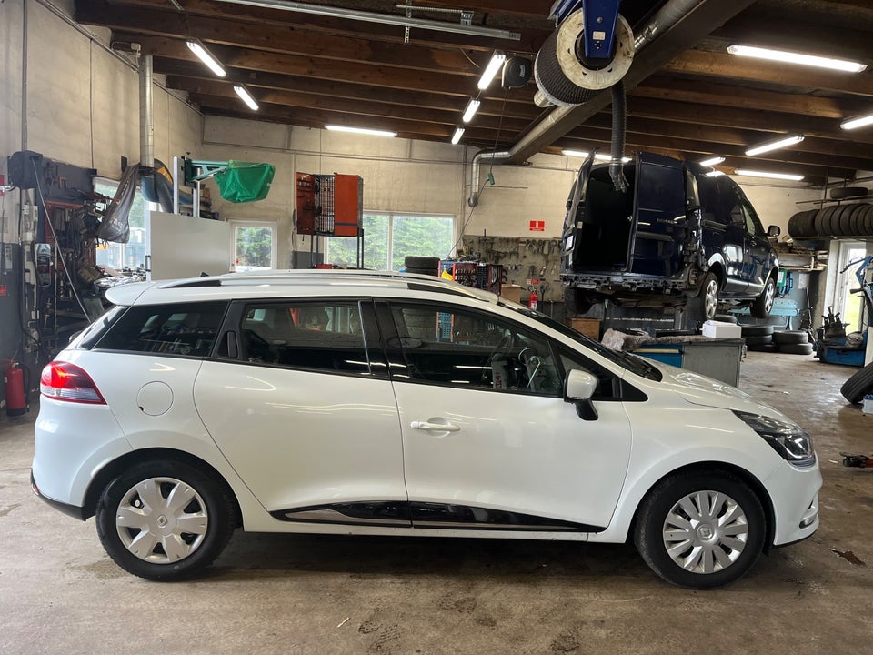Renault Clio IV 1,5 dCi 90 Zen Sport Tourer 5d