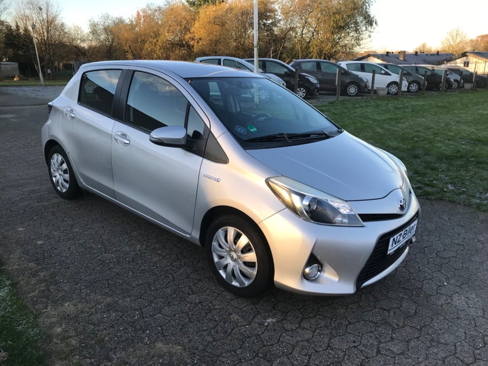 Toyota Yaris 1,5 Hybrid H2 Touch CVT 5d