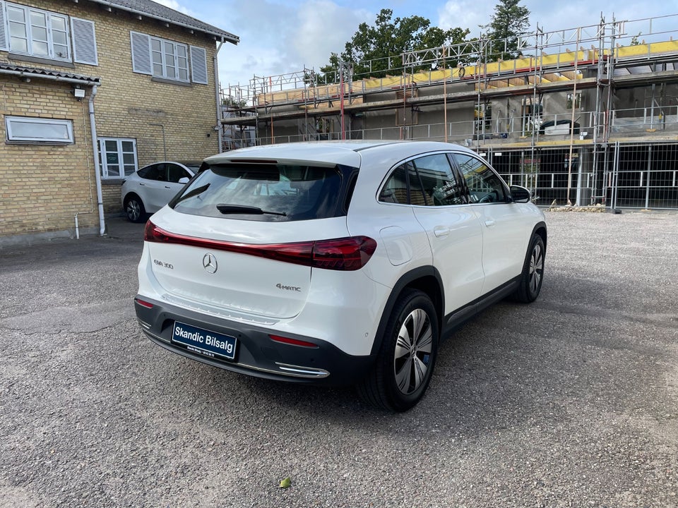 Mercedes EQA300 Progressive 4Matic 5d