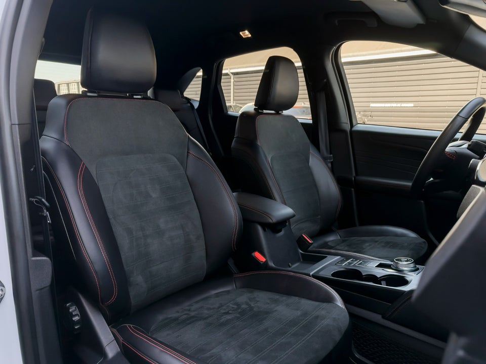 Ford Kuga 2,5 PHEV ST-Line CVT 5d