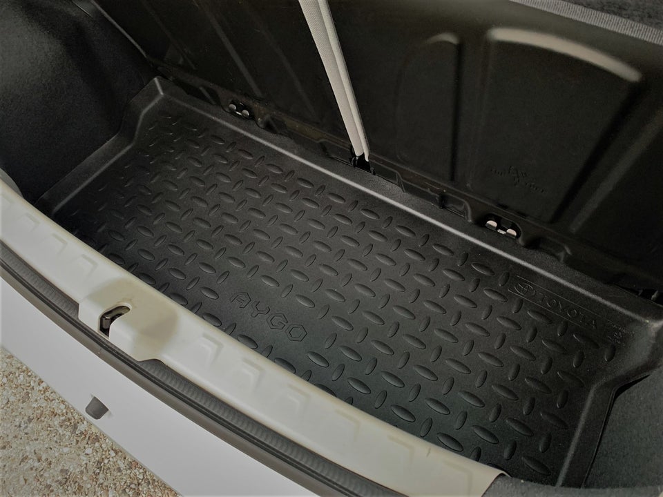 Toyota Aygo 1,0 VVT-i x-touch 5d