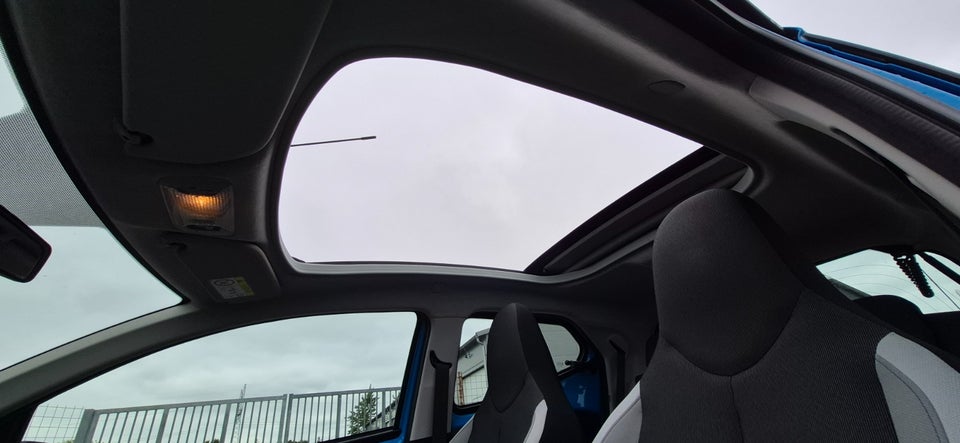 Toyota Aygo 1,0 VVT-i x-wave Sky 5d