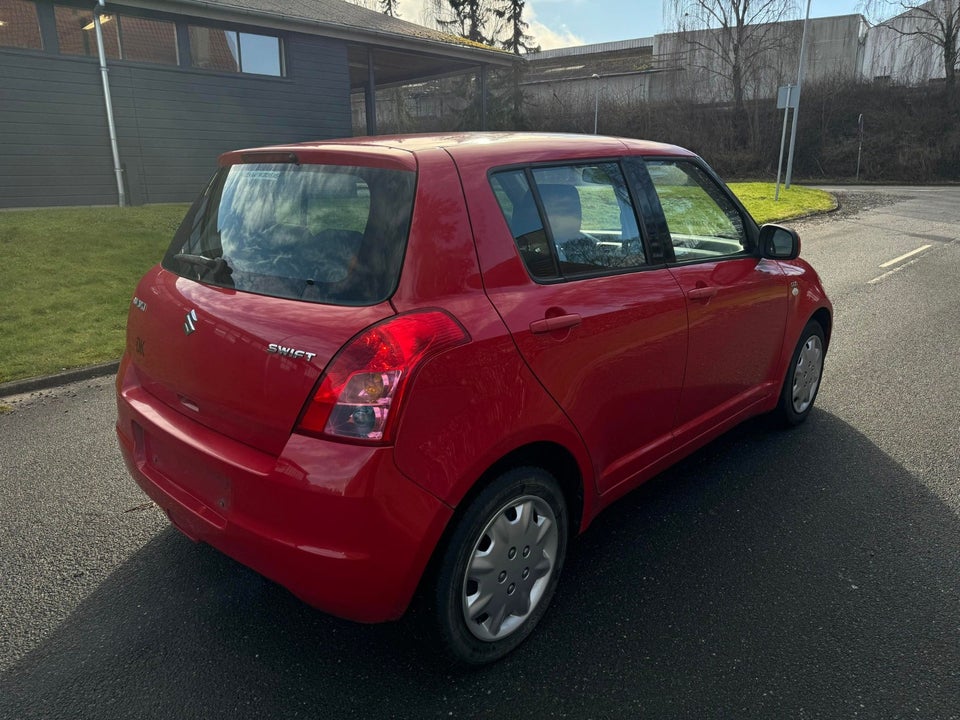 Suzuki Swift 1,3 DDiS GLX 5d