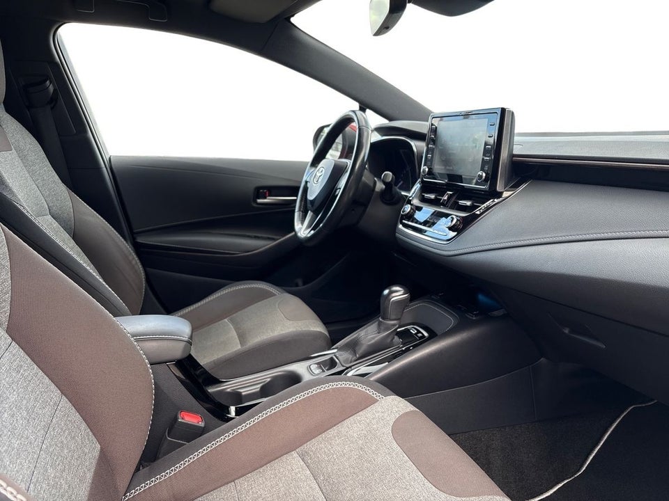 Toyota Corolla 1,8 Hybrid TREK Smart Touring Sports MDS 5d