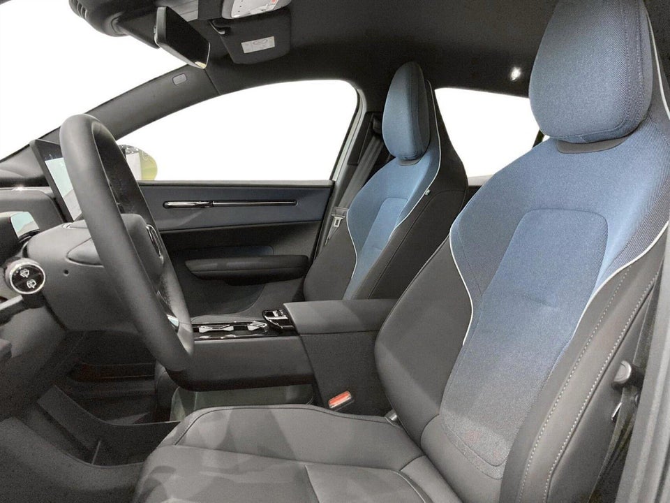 Volvo EX30 Extended Range Plus 5d