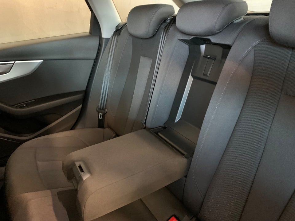 Audi A4 40 TFSi Sport Prestige Avant S-tr. 5d