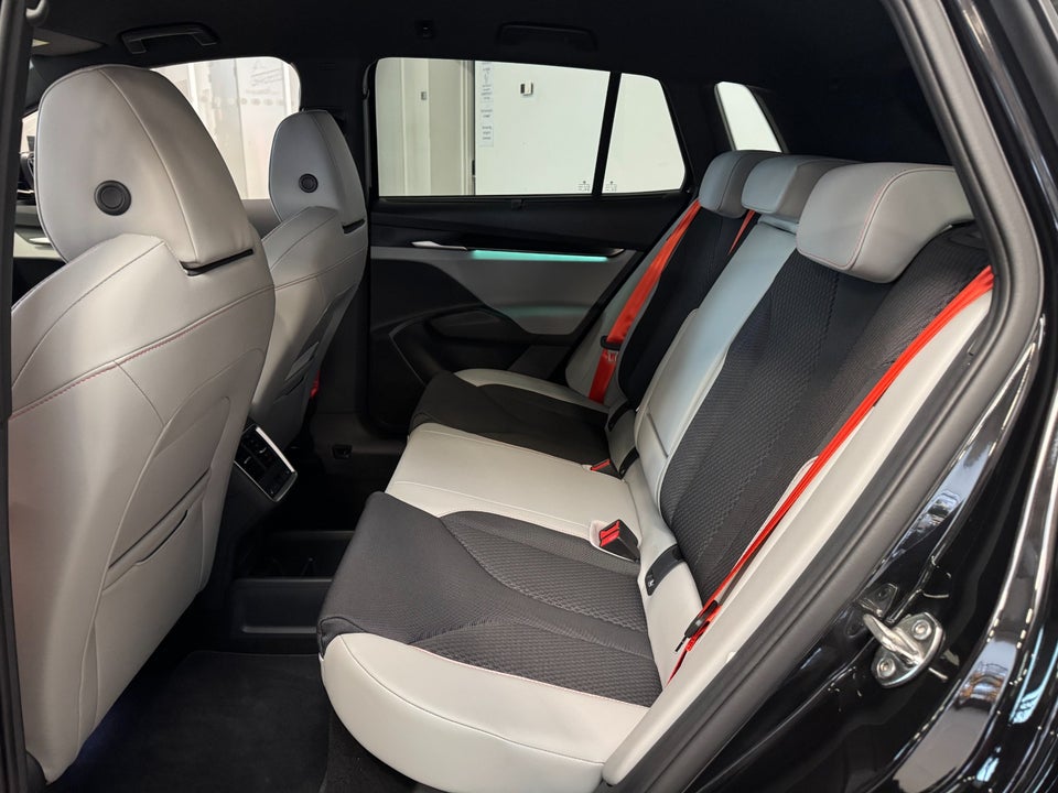 Skoda Elroq 85 iV Lodge 5d