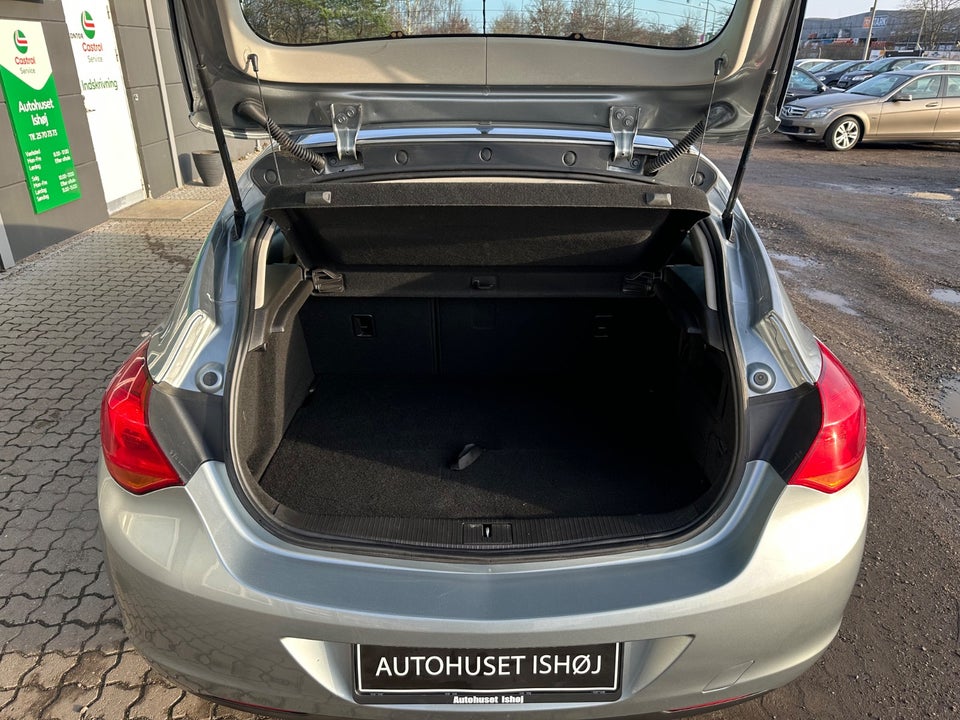 Opel Astra 1,6 Enjoy 5d