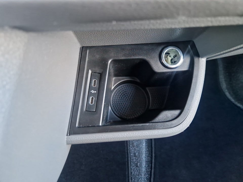 VW Transporter 2,0 TDi 110 Kassevogn lang