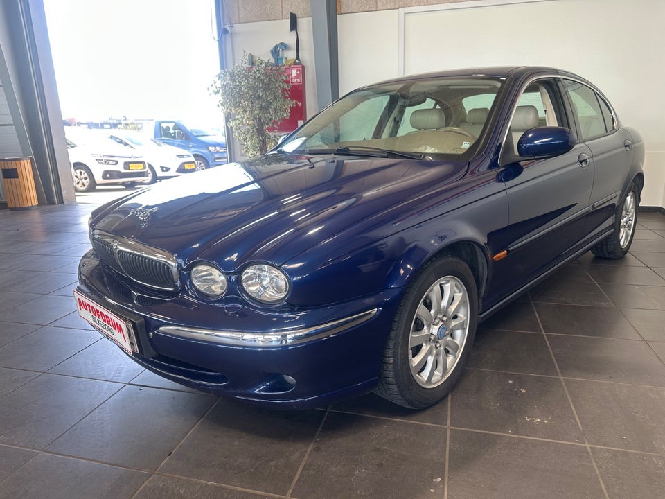 Jaguar X-type 2,5 Deluxe aut. 4d