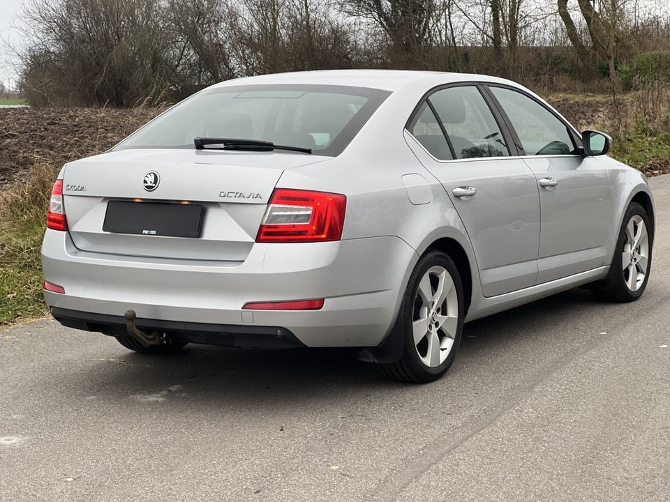 Skoda Octavia 1,2 TSi 105 Elegance DSG 5d