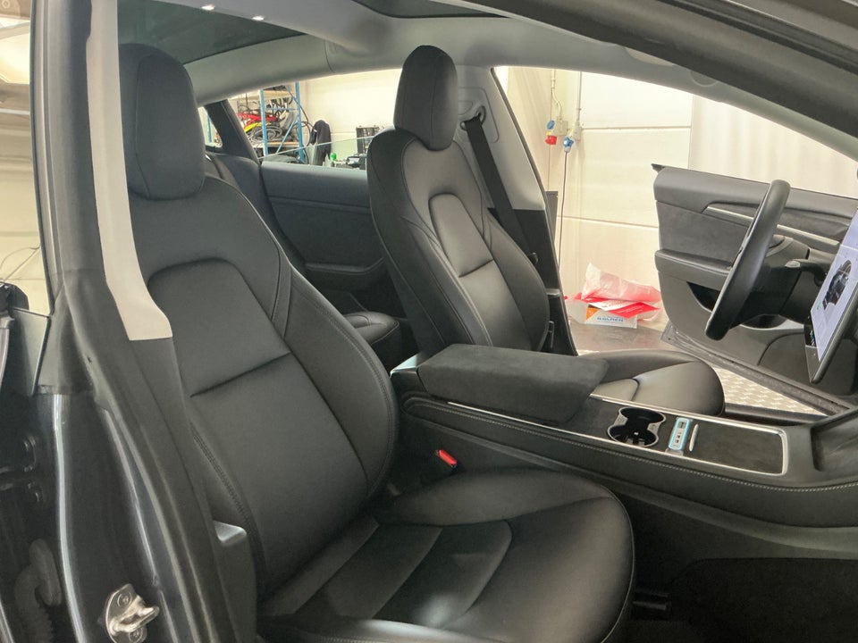 Tesla Model 3 RWD 4d